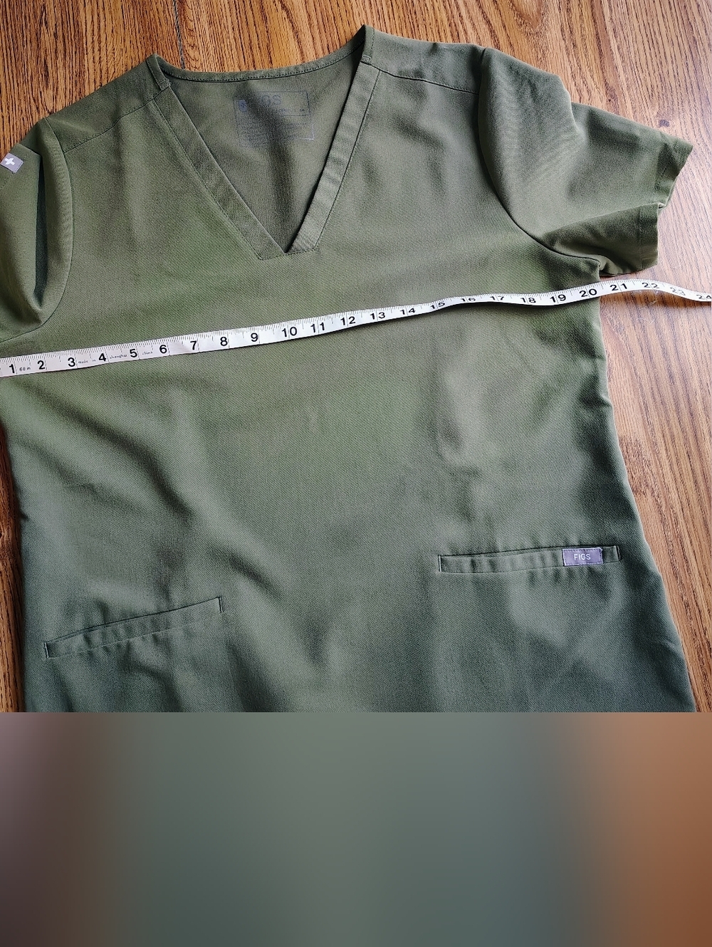 Figs Casma Medical Scrub Top Three Pockets Professional, Fir Green Size M. - Picture 6 of 16